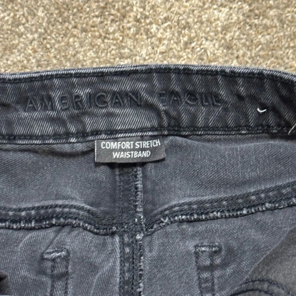 American Eagle Sz 2 cutoff highest rise mom jeans short.